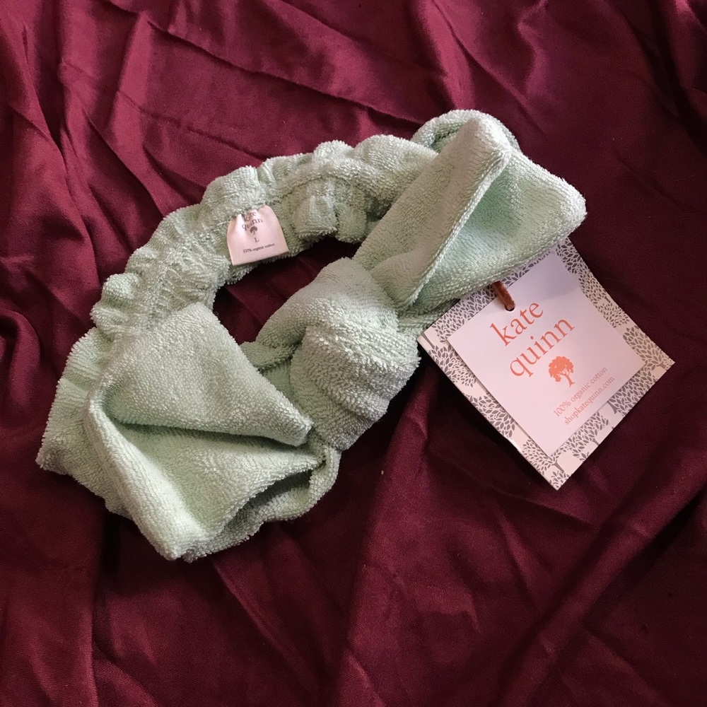 Kate Quinn Terry cloth headband. Sz L. NWT
